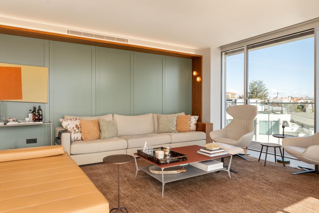 4 Bedroom Apartment with parking, Sete Rios, Lisboa 3766842328