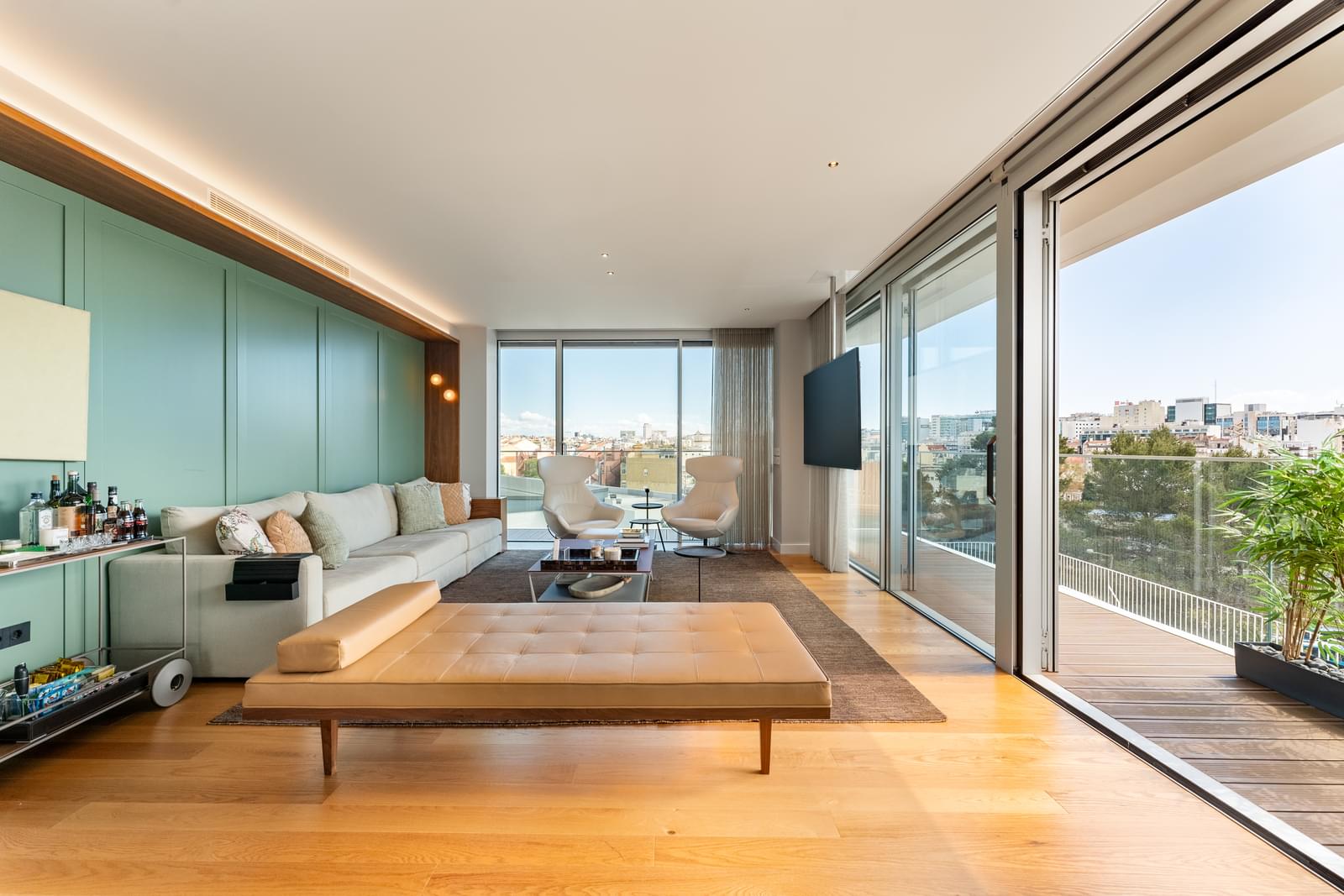 Apartamento T4 com estacionamento, Sete Rios, Lisboa - Imagem 1