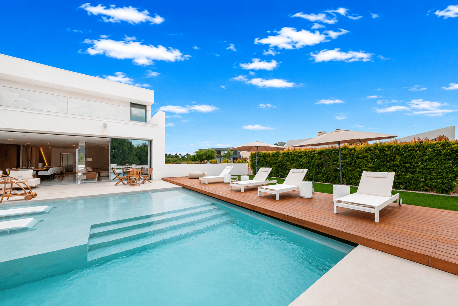 6 Bedroom Villa/Townhouse's Image 3
