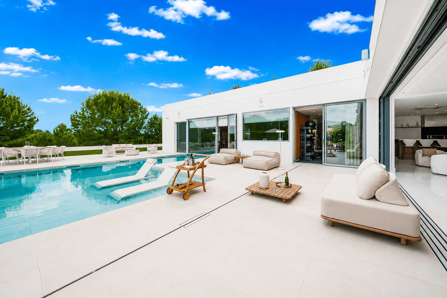 6 Bedroom Villa/Townhouse's Image 4
