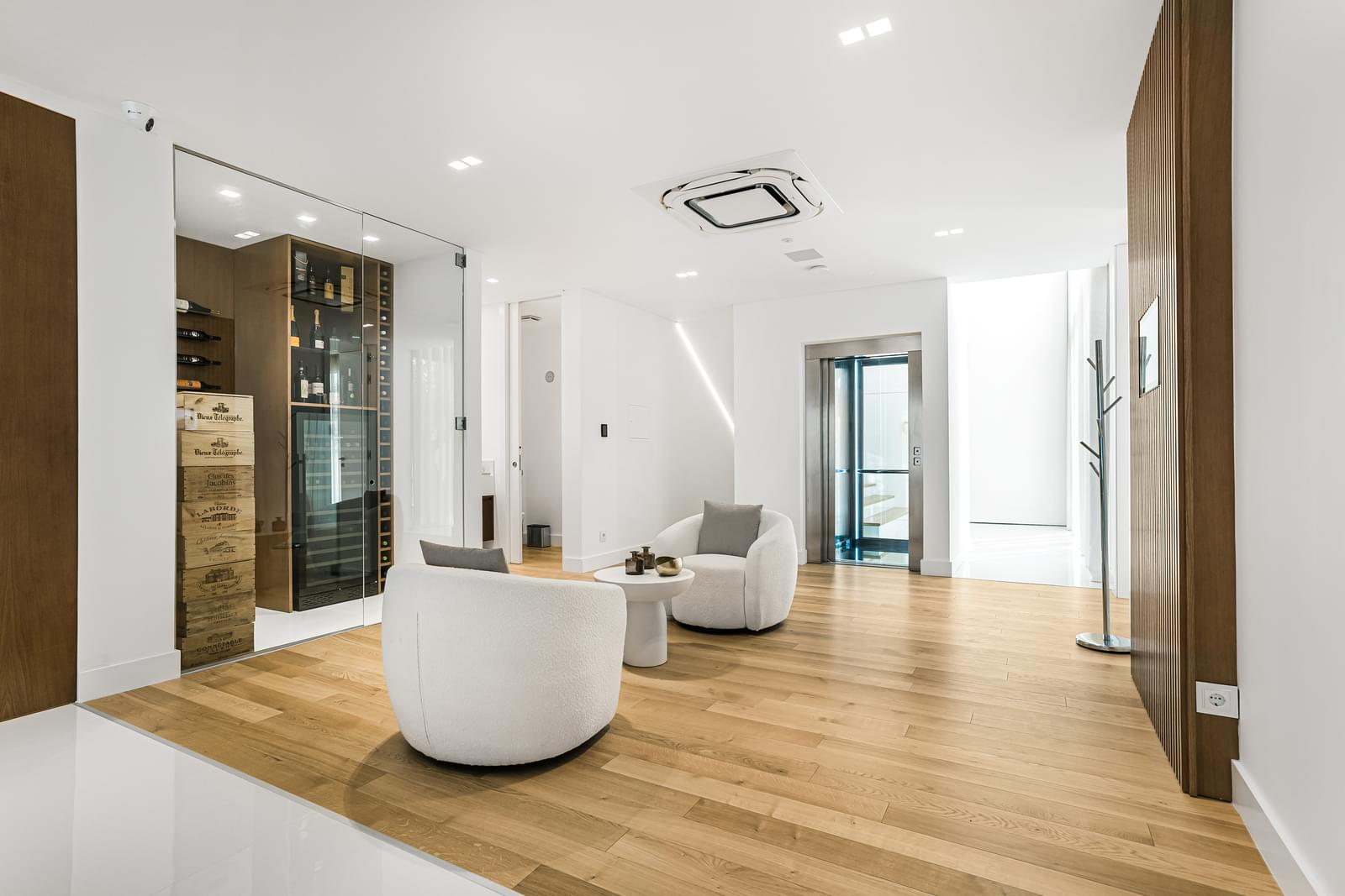 6 Bedroom Villa/Townhouse's Image 12