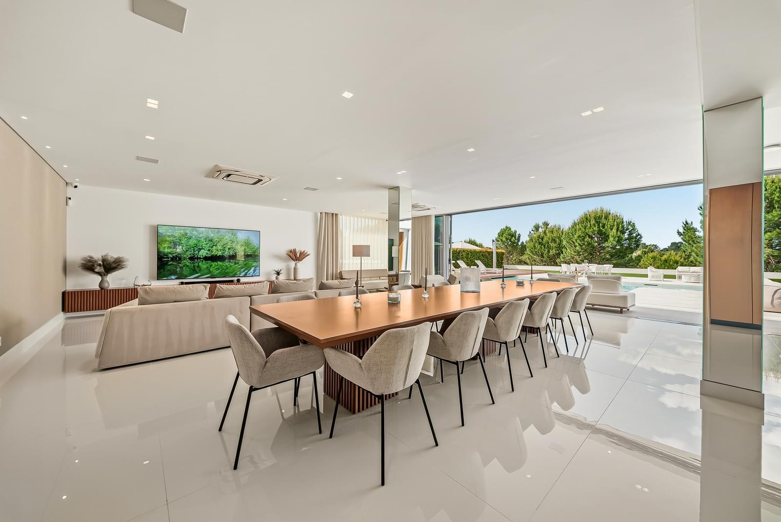 6 Bedroom Villa/Townhouse's Image 14