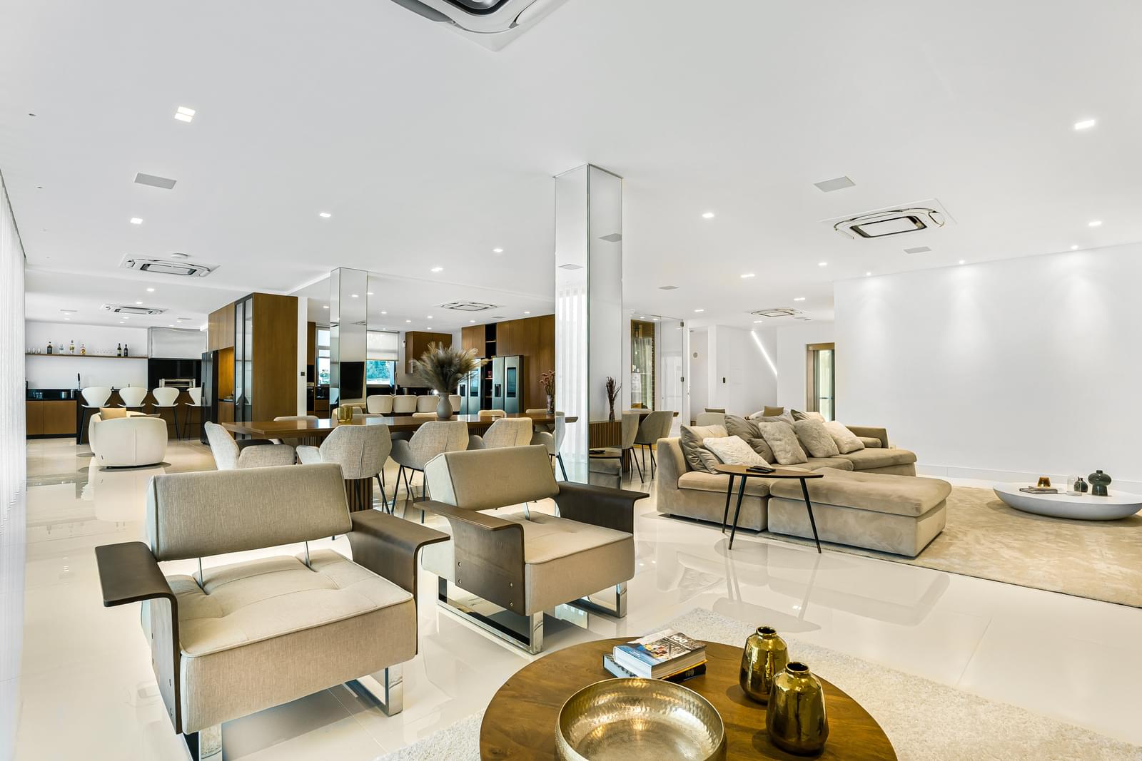 6 Bedroom Villa/Townhouse's Image 15