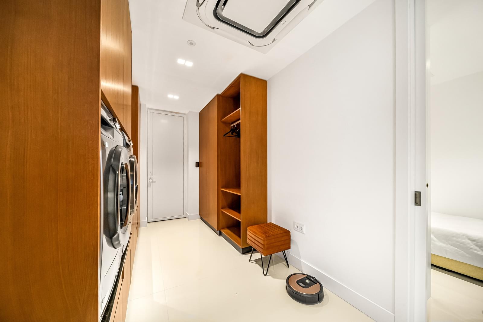 6 Bedroom Villa/Townhouse's Image 24