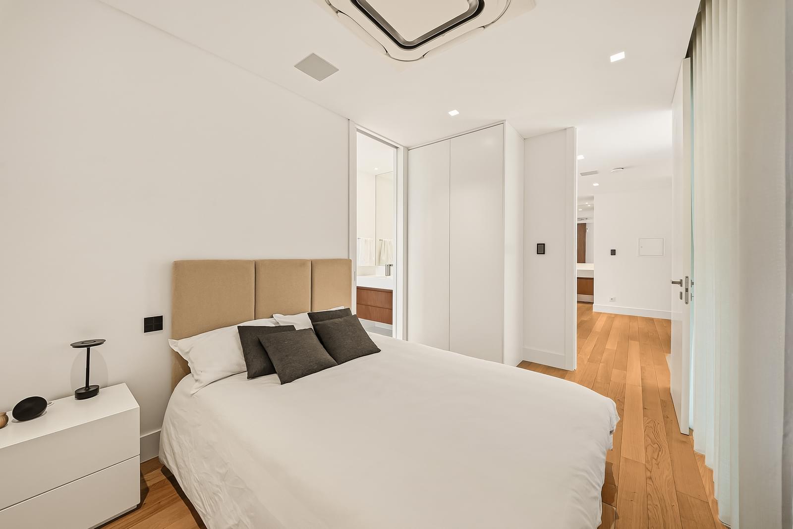 6 Bedroom Villa/Townhouse's Image 44