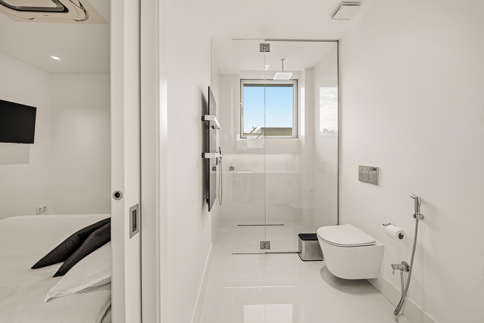 6 Bedroom Villa/Townhouse's Image 45