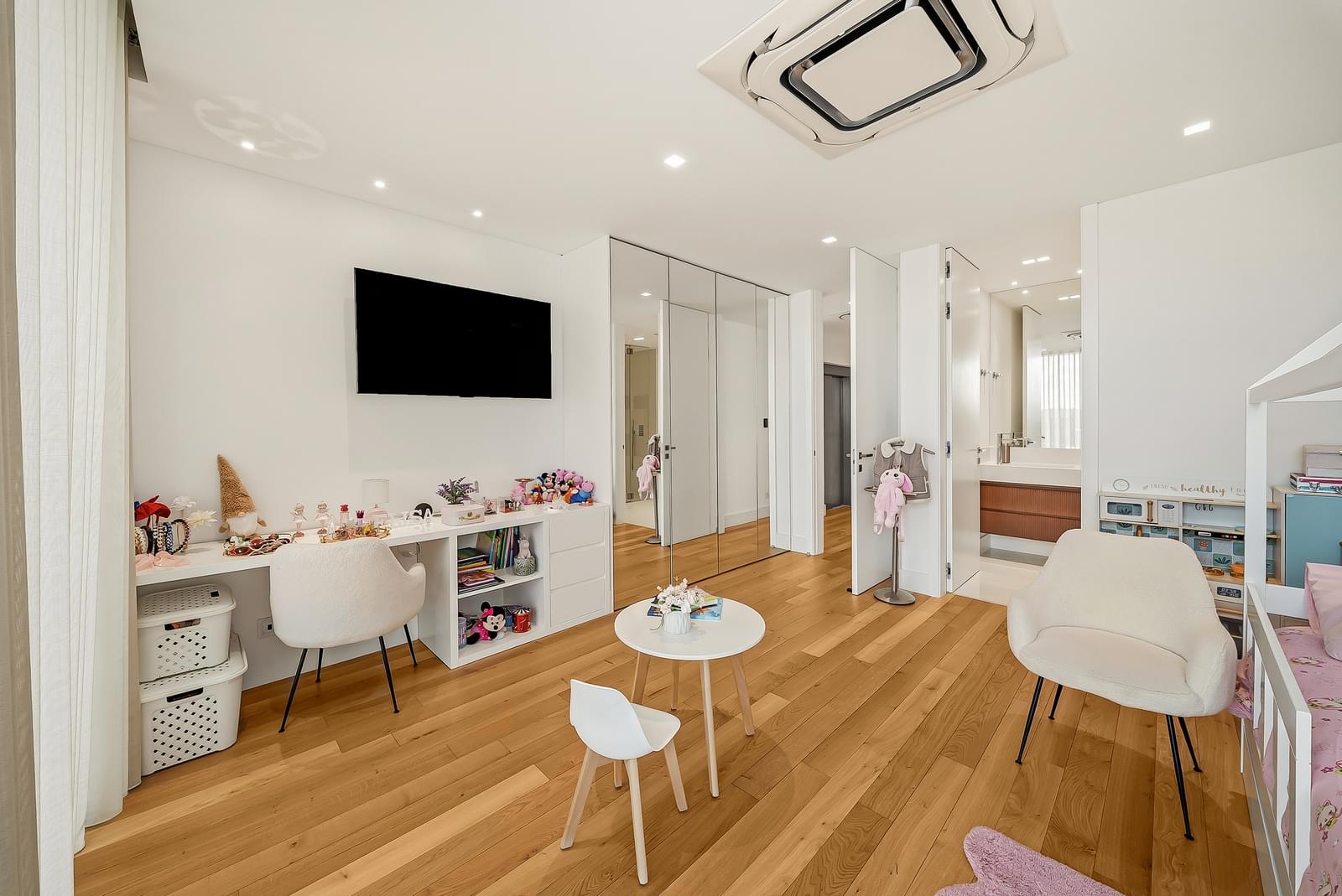 6 Bedroom Villa/Townhouse's Image 48