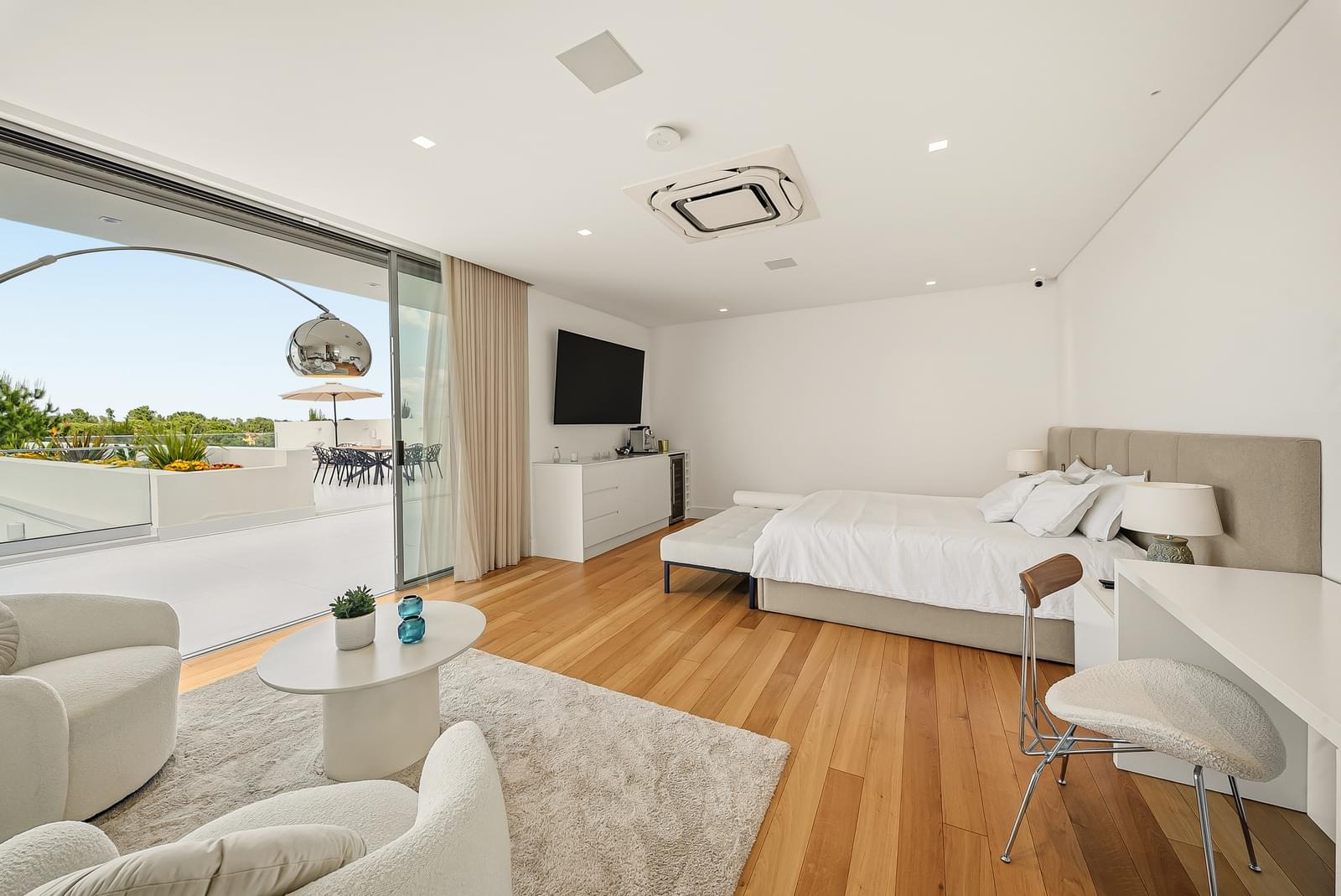 6 Bedroom Villa/Townhouse's Image 51