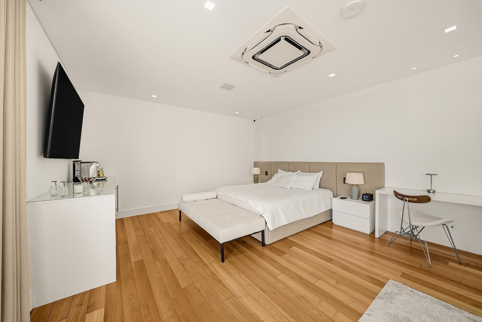 6 Bedroom Villa/Townhouse's Image 52