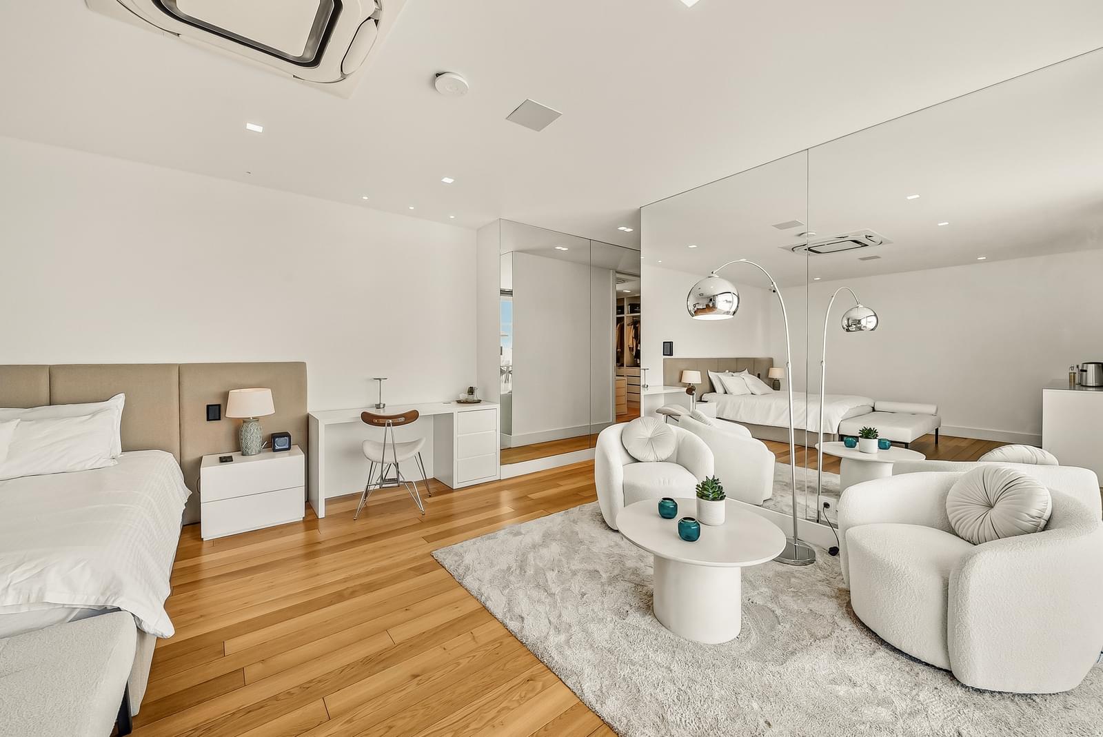 6 Bedroom Villa/Townhouse's Image 53