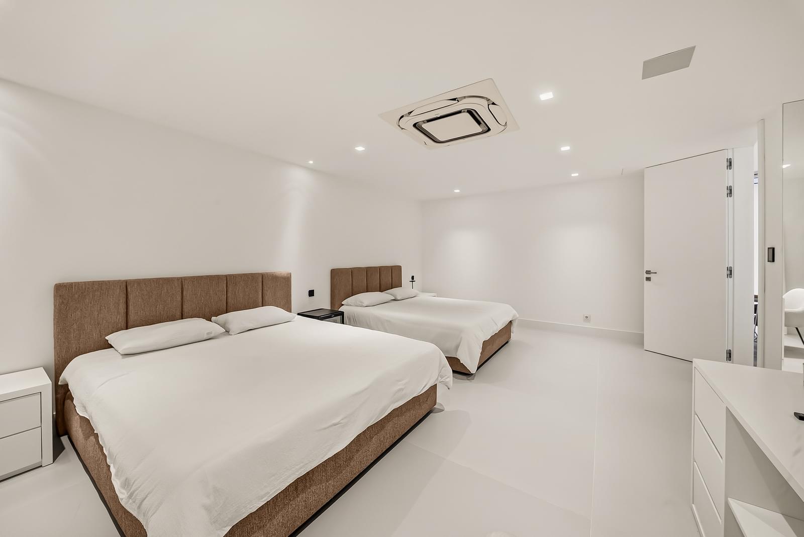6 Bedroom Villa/Townhouse's Image 69
