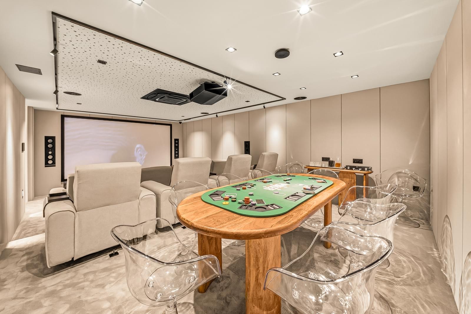 6 Bedroom Villa/Townhouse's Image 74