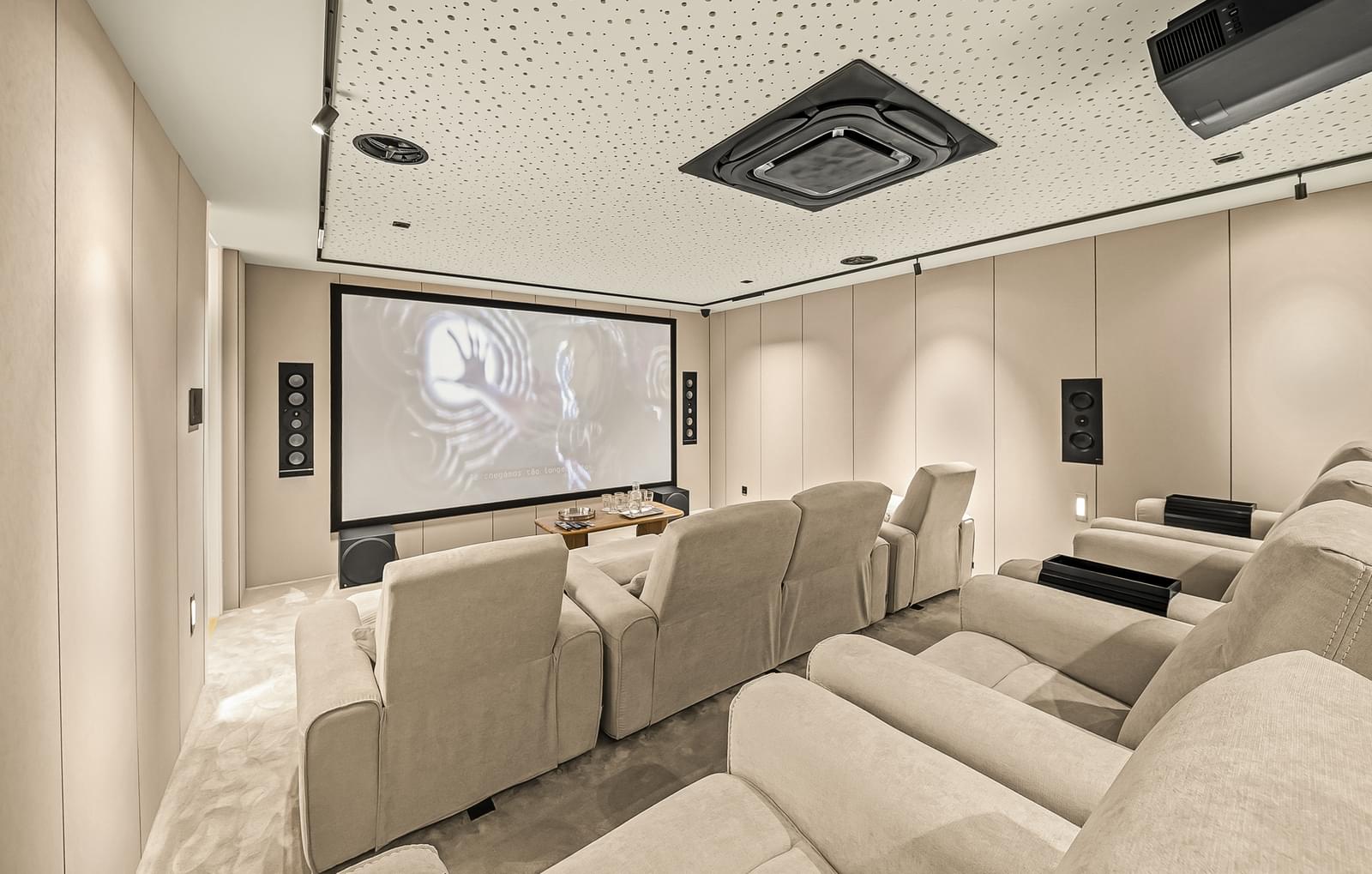 6 Bedroom Villa/Townhouse's Image 75