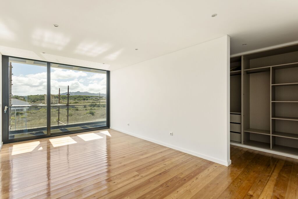 4 Bedroom Semi-detached house with swimming pool, Fontanelas, Sintra