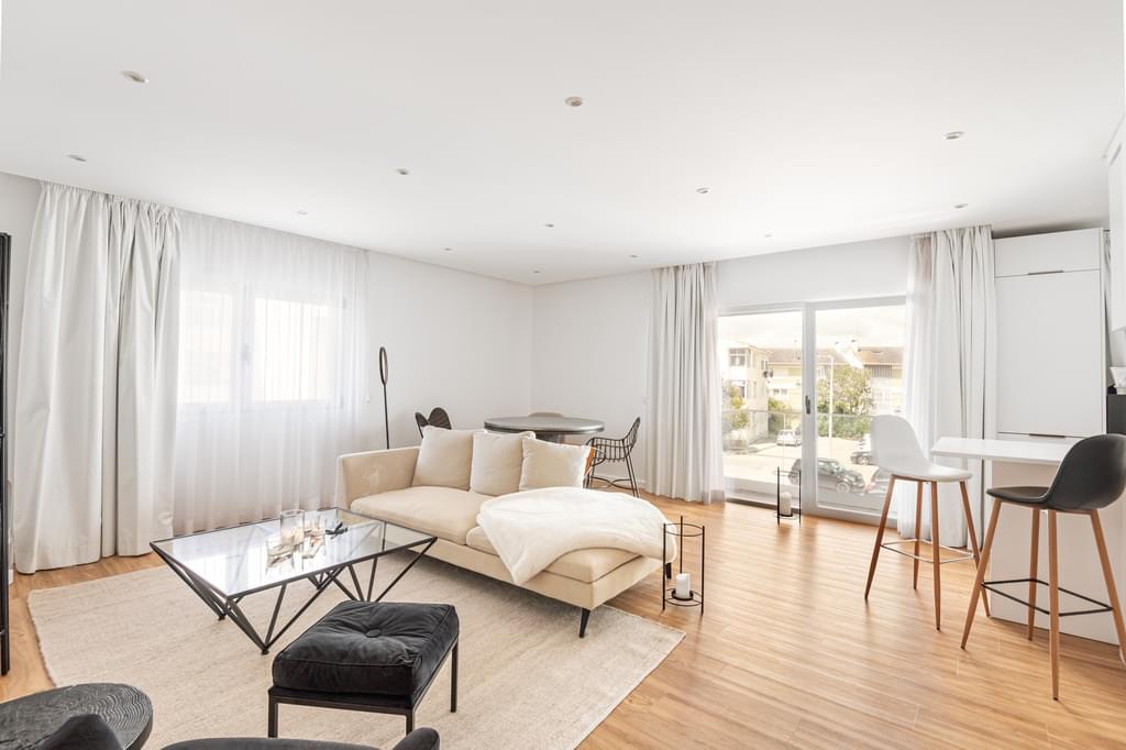 2 Bedroom Apartment with garden, Cascais 374255089