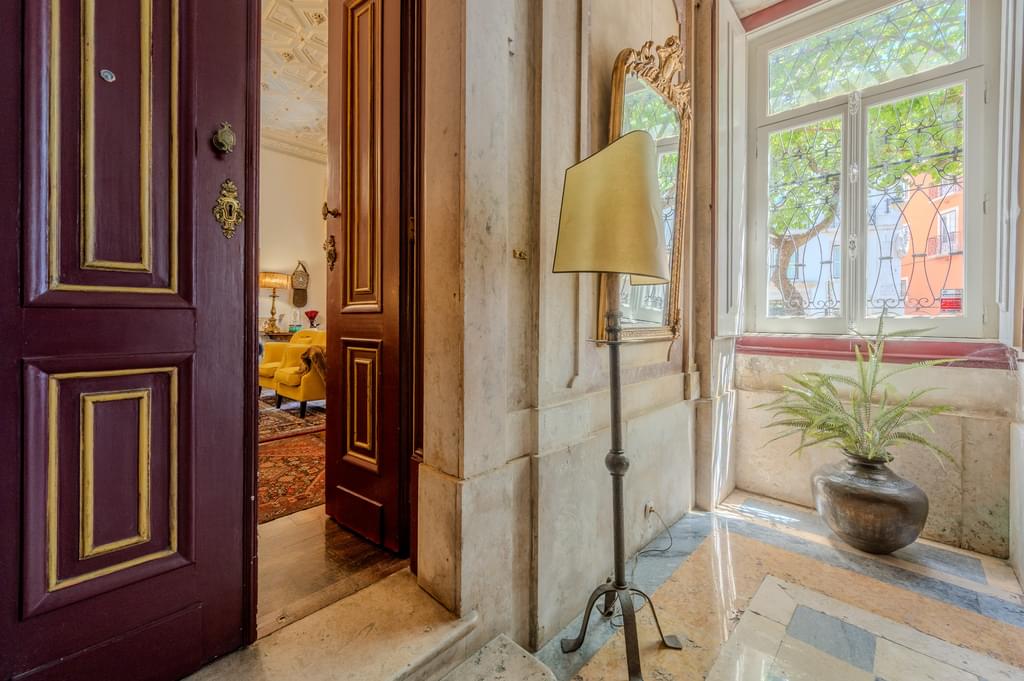 2 Bedroom Apartment with parking, Santa Catarina, Lisboa 3554517752