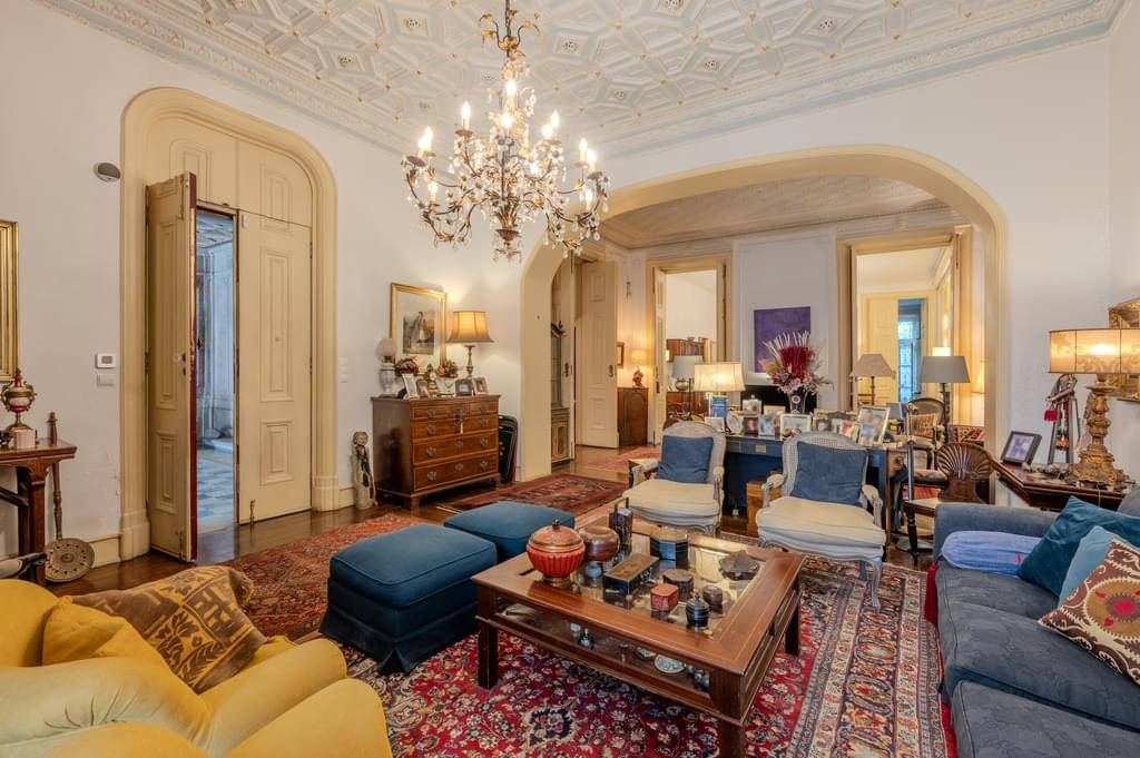 2 Bedroom Apartment with parking, Santa Catarina, Lisboa 3554517752