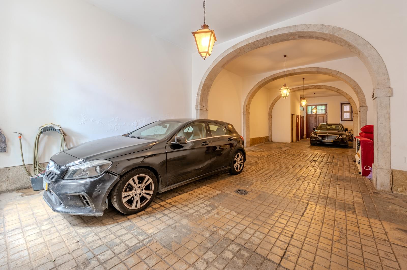 Apartamento T2 + 2 com estacionamento, Santa Catarina, Lisboa - Imagem 27