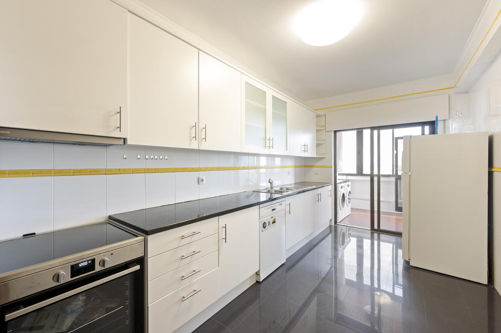 Apartamento T3 com vista, Quinta das Palmeiras, Oeiras - Imagem 13