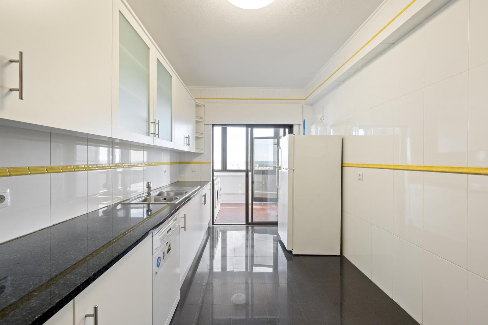 Apartamento T3 com vista, Quinta das Palmeiras, Oeiras - Imagem 14