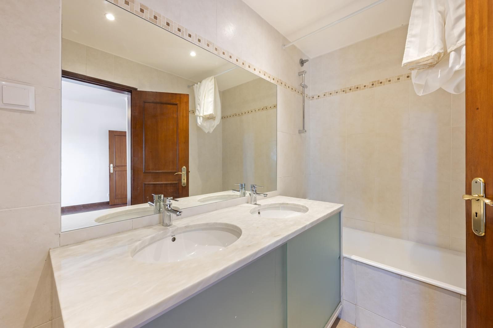 Apartamento T3 com vista, Quinta das Palmeiras, Oeiras - Imagem 19