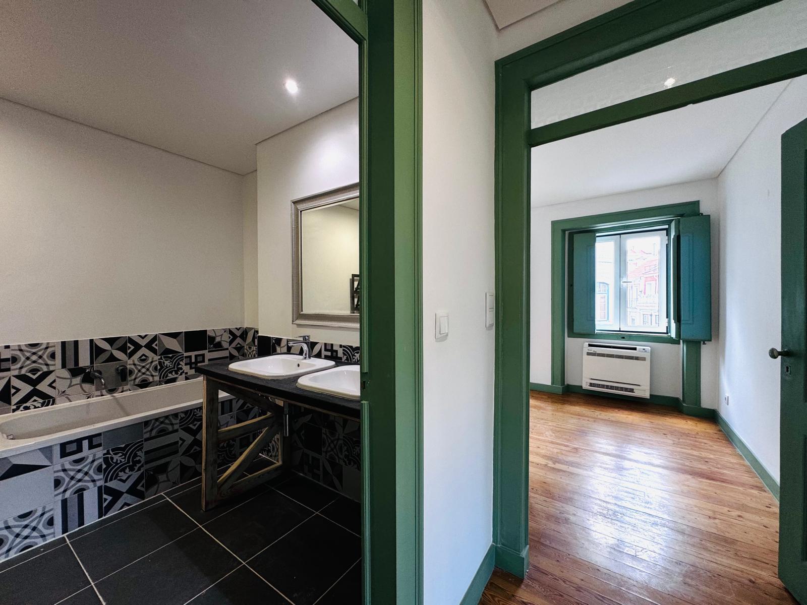 Apartamento T2 com vista, Graça, Lisboa - Imagem 28