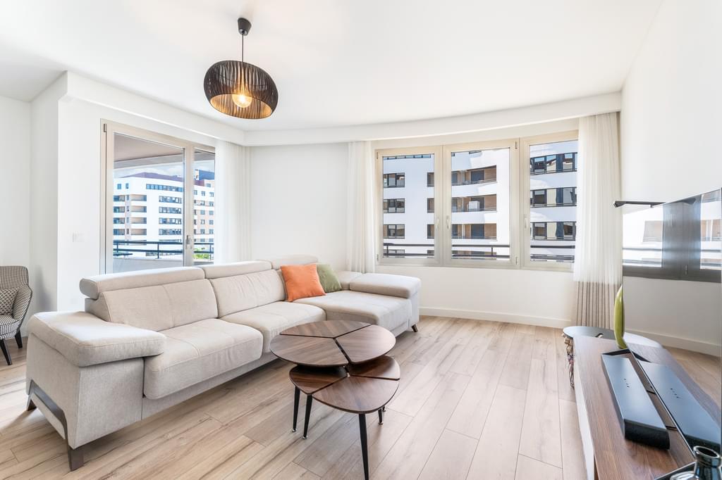 2 Bedroom Apartment with swimming pool, Loures 1997351004