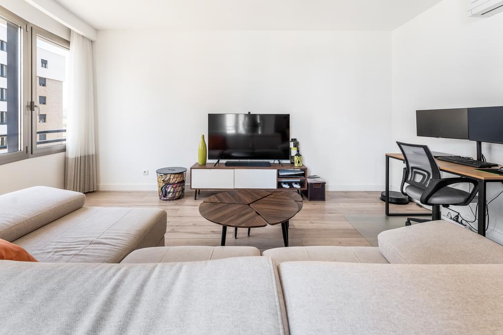 2 Bedroom Apartment with swimming pool, Loures 1997351004