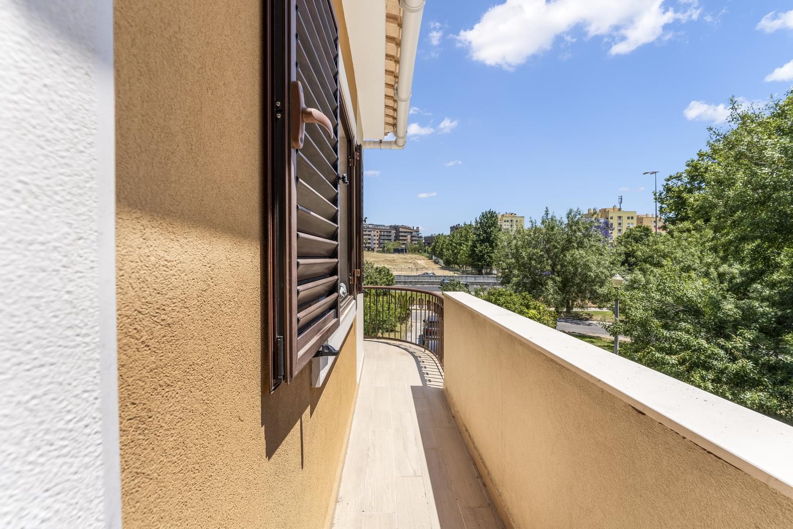 Moradia Geminada T3 + 1 com piscina, Encarnação, Lisboa - Imagem 17