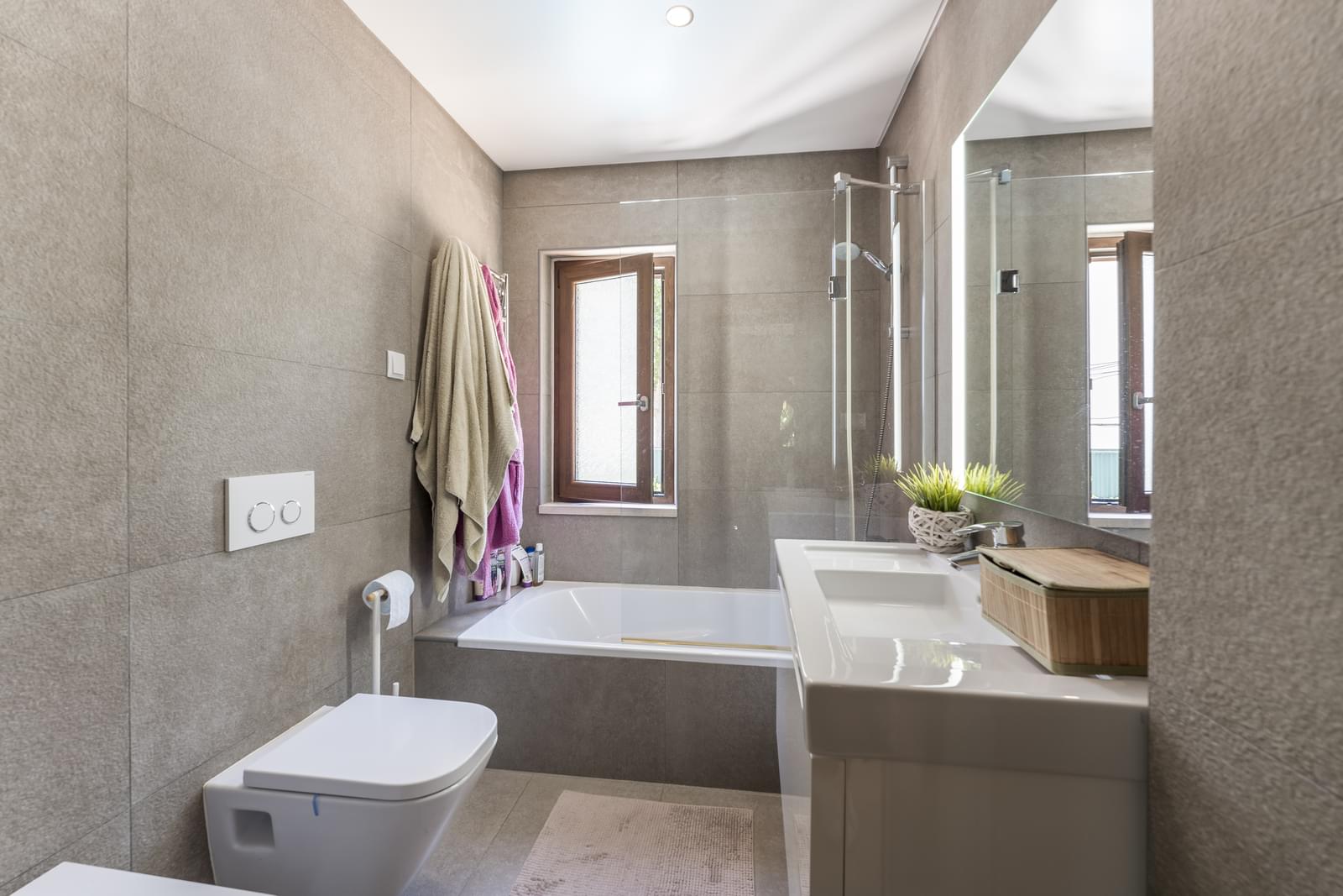 Moradia Geminada T3 + 1 com piscina, Encarnação, Lisboa - Imagem 22