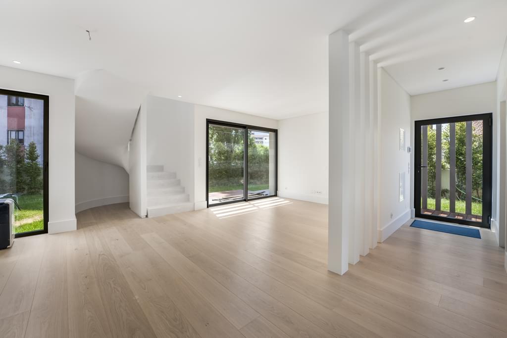 2 Bedroom House with parking, Matarraque, Cascais 1037542932