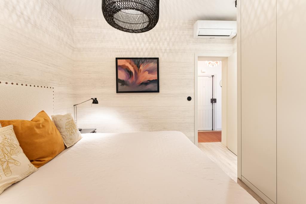 Studio Apartment with a terrace, Gulbenkian, Lisboa 1366759131