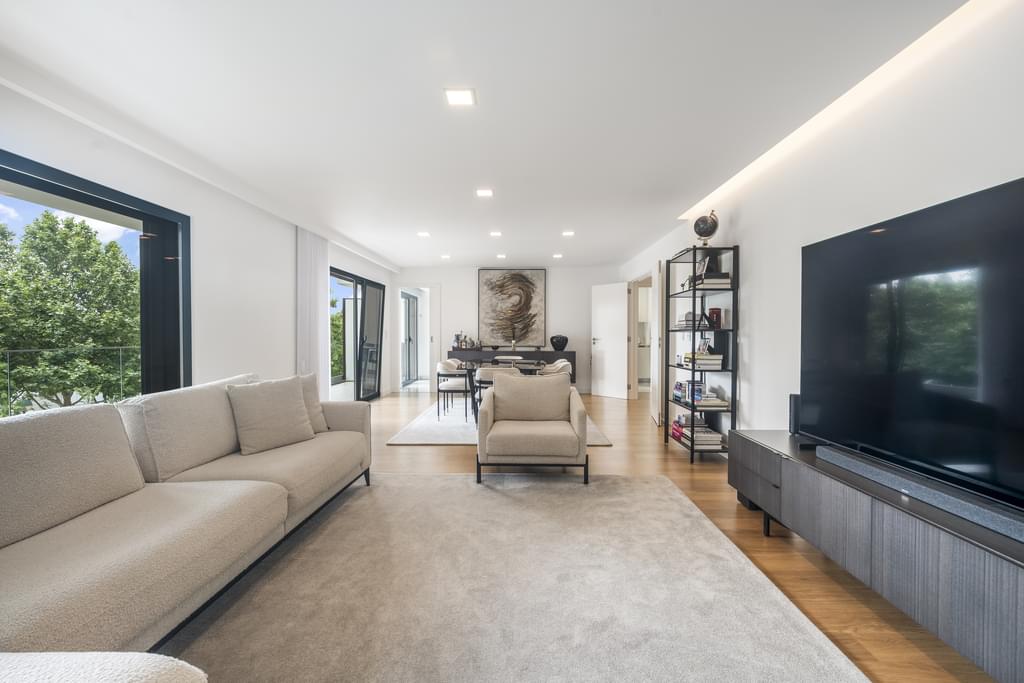 3 Bedroom Apartment with parking, Porto Salvo, Oeiras 2884672623