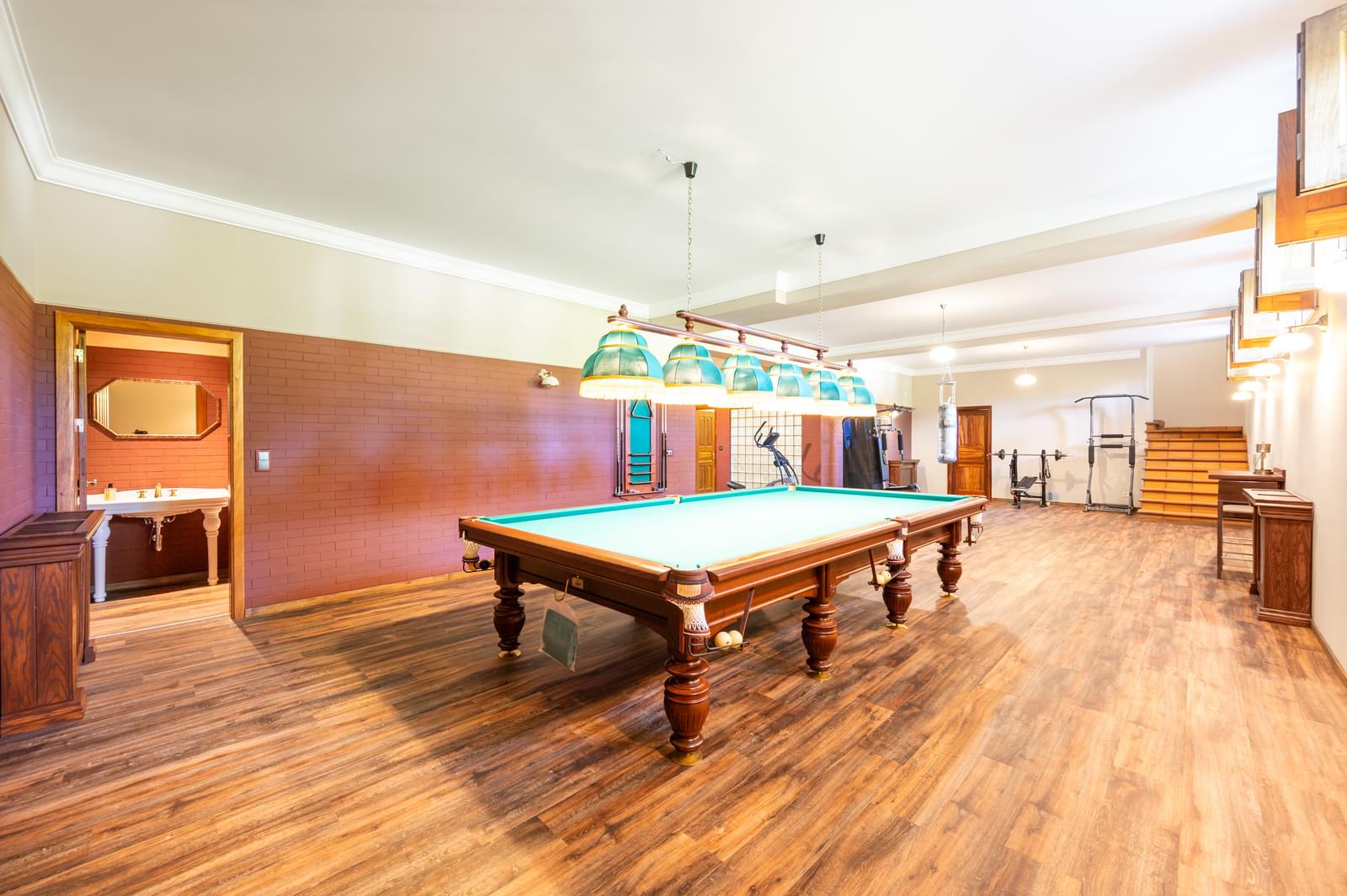 Moradia T5 + 5 com piscina, Aroeira, Almada - Imagem 35