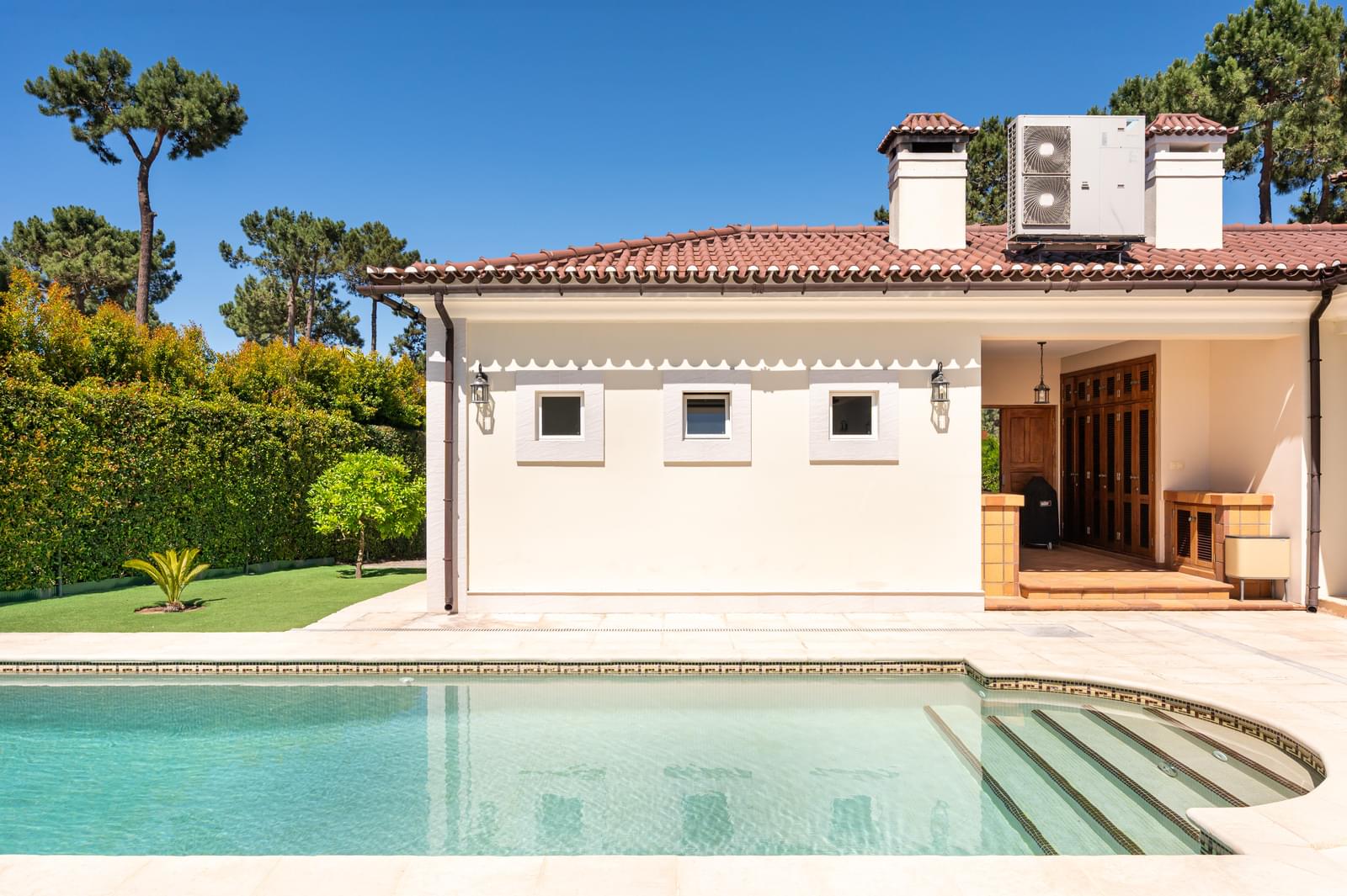 Moradia T5 + 5 com piscina, Aroeira, Almada - Imagem 2