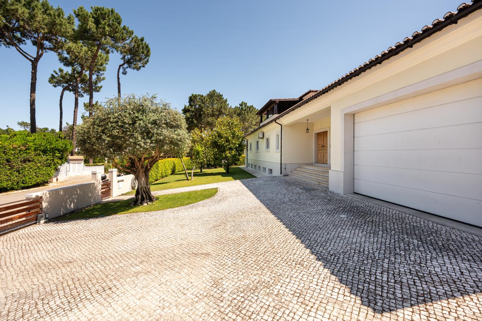 Moradia T5 + 5 com piscina, Aroeira, Almada - Imagem 8