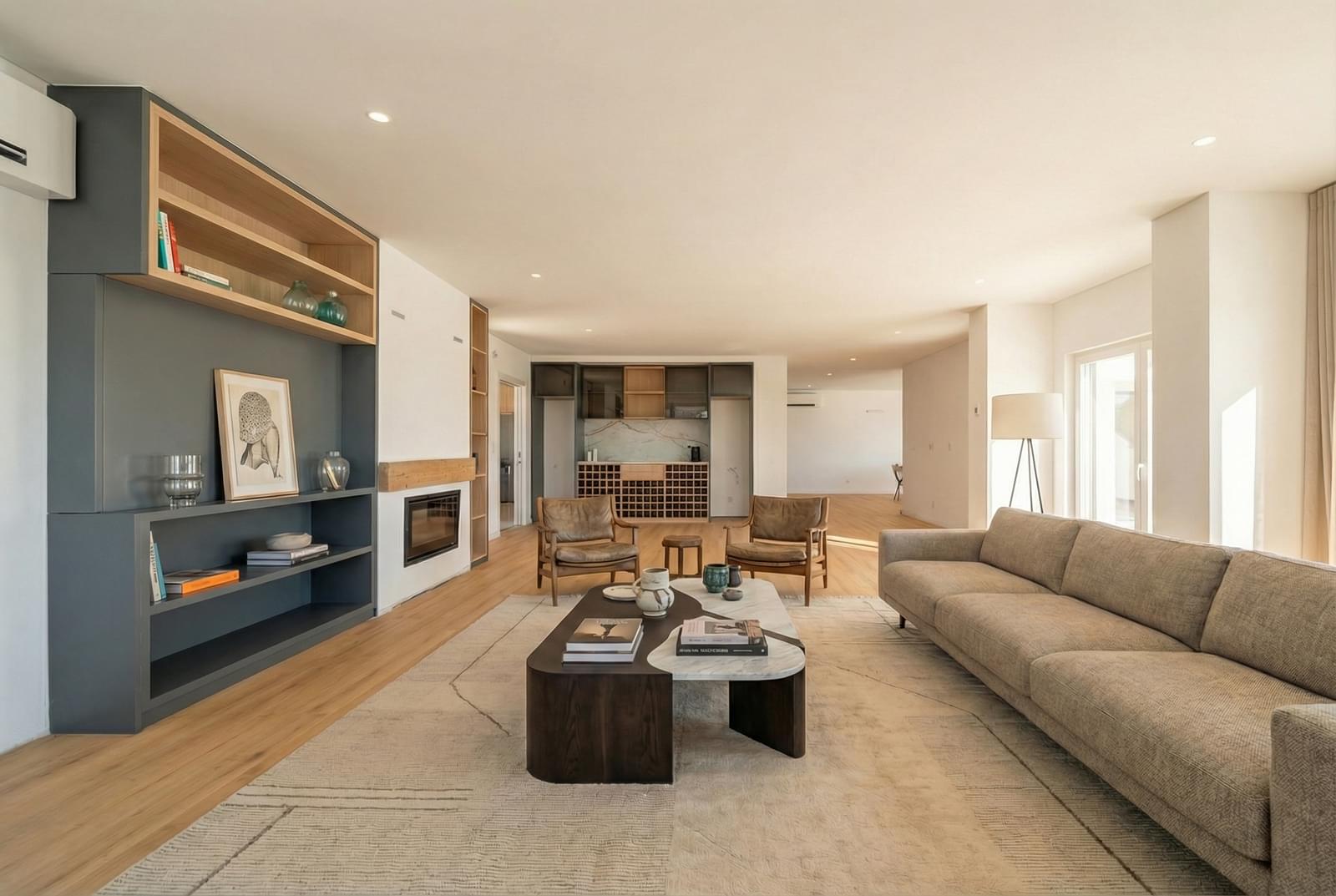 6 Bedroom Villa/Townhouse's Image 16