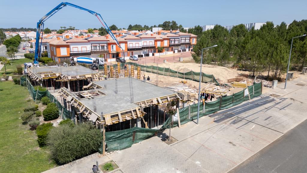 4 Bedroom Semi-detached house with parking, Santiago do Cacem 1300856744