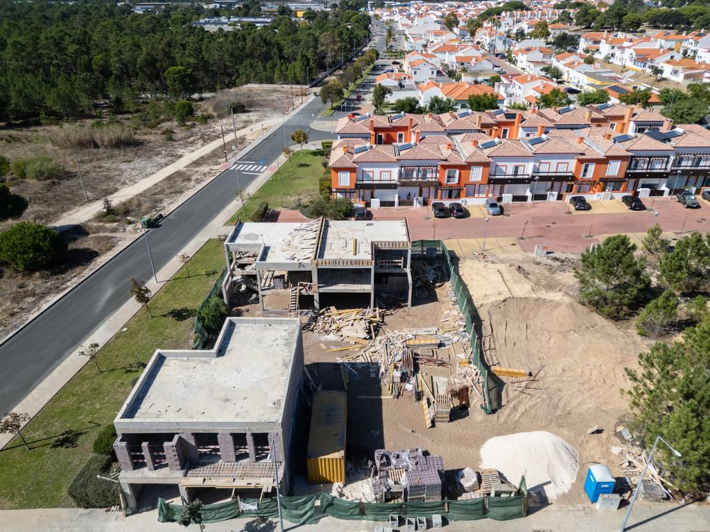 4 Bedroom Semi-detached house with parking, Santiago do Cacem 1300856744