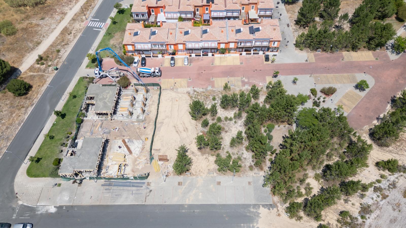 Moradia Geminada T4 com estacionamento, Santiago do Cacem - Imagem 7