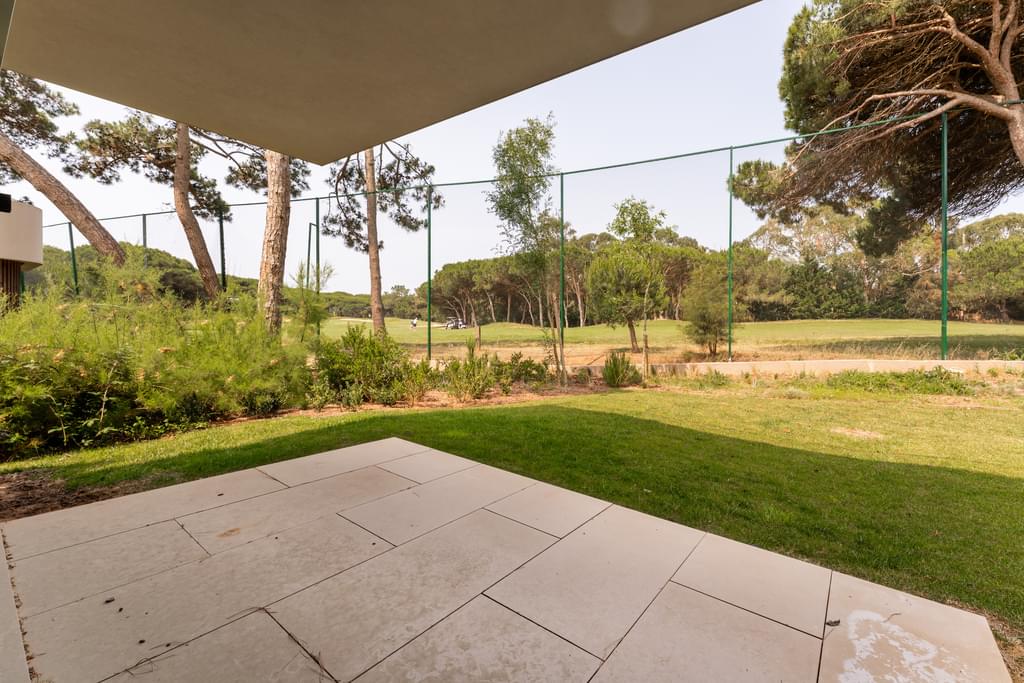 2 Bedroom Apartment with garden, Quinta da Marinha, Cascais 923732971