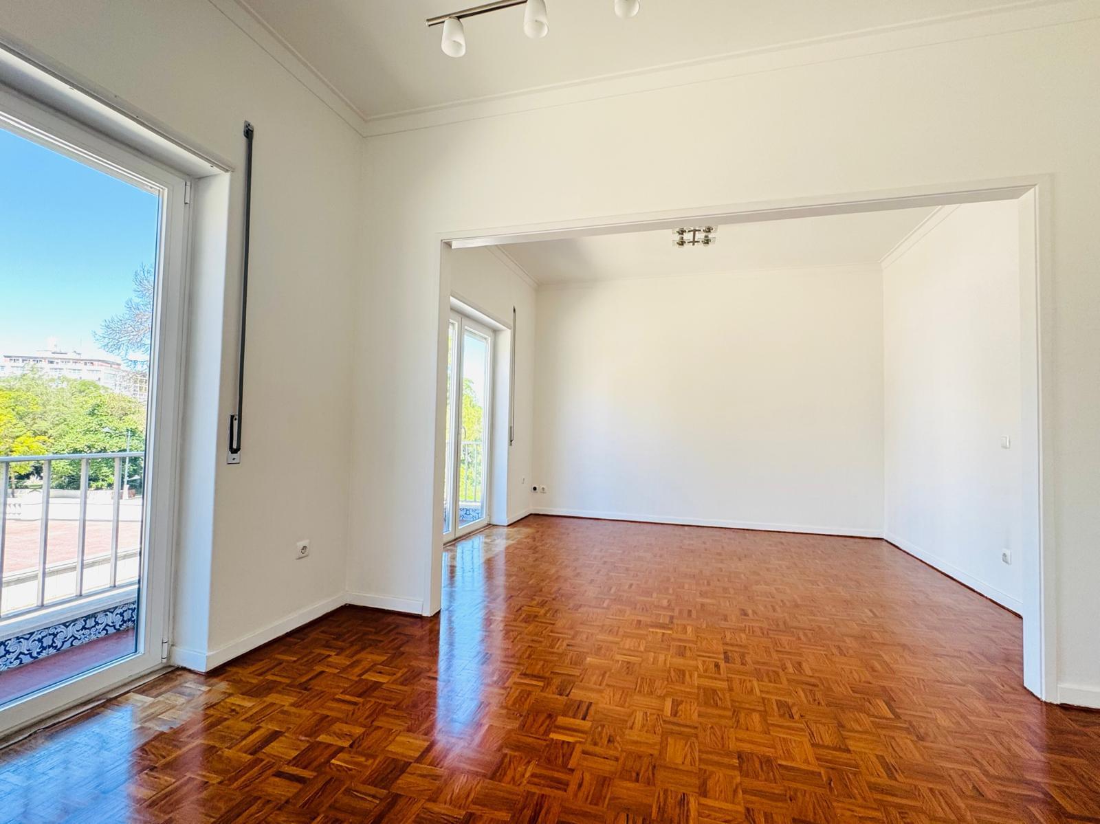 Apartamento T3 com varanda, Avenidas Novas, Lisboa - Imagem 7