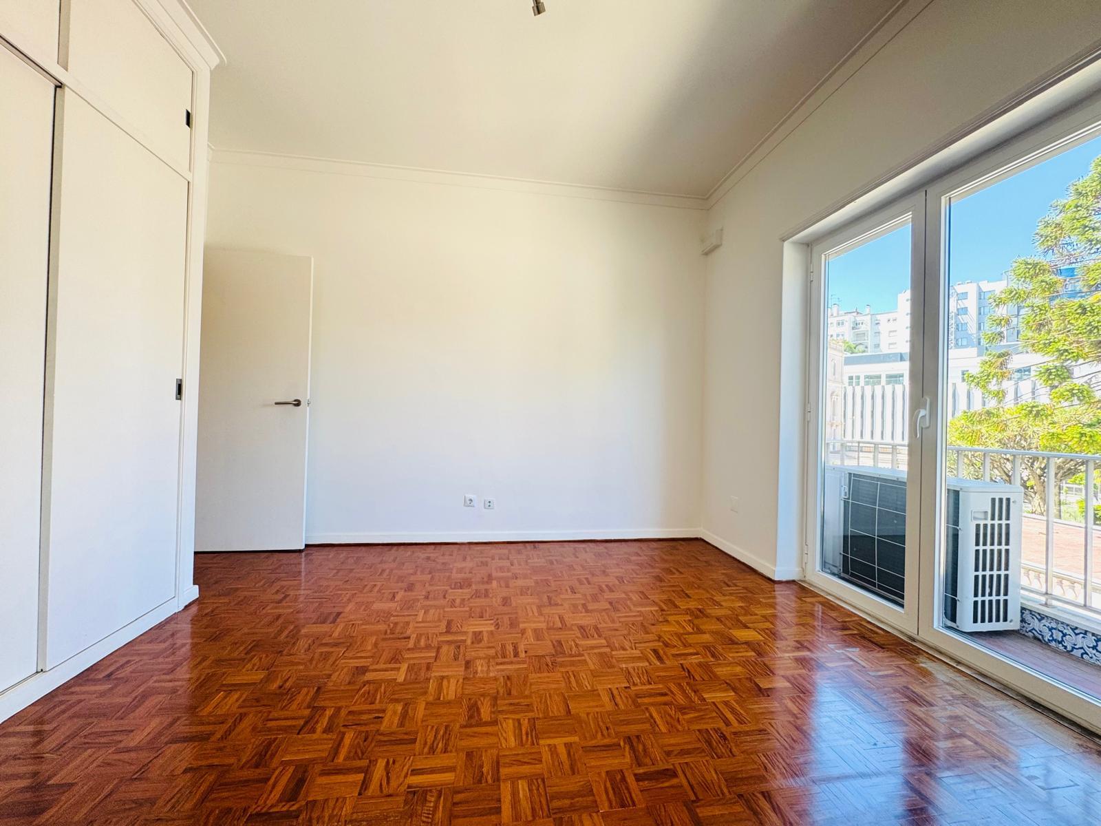 Apartamento T3 com varanda, Avenidas Novas, Lisboa - Imagem 12