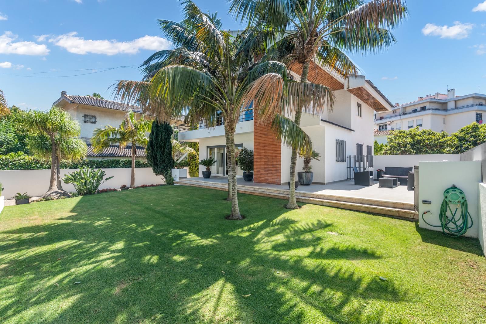Moradia T3 + 1 com jardim, Nova Oeiras, Oeiras - Imagem 4