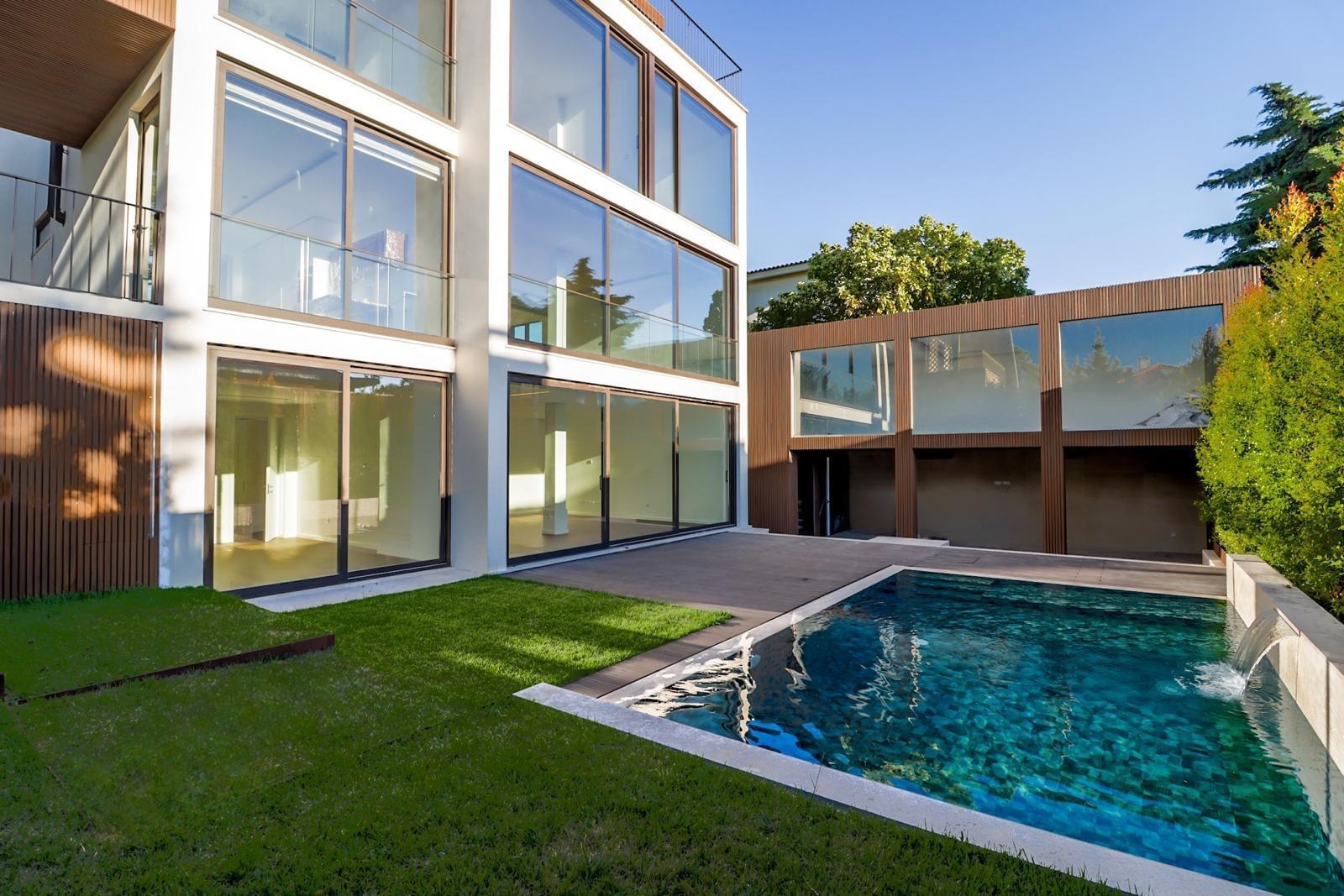 Moradia T5 + 2 com piscina, Restelo, Lisboa - Imagem 3