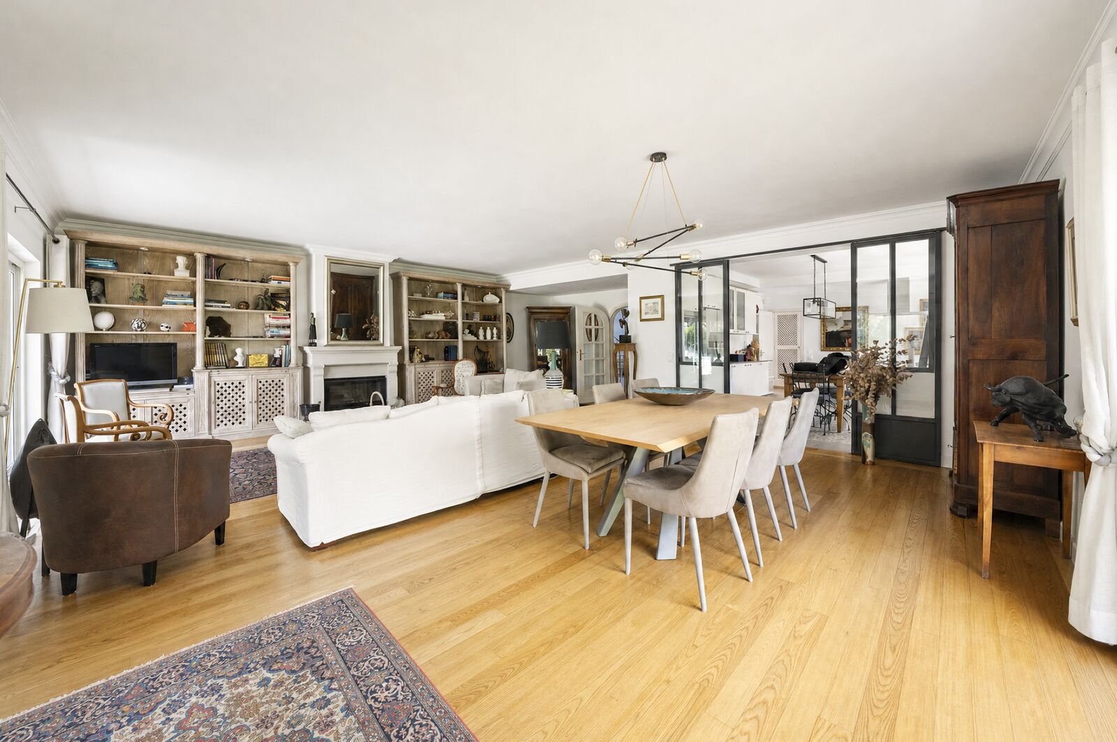 5 Bedroom Villa/Townhouse's Image 3