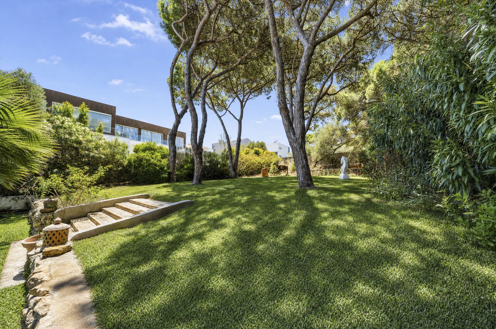 5 Bedroom Villa/Townhouse's Image 5