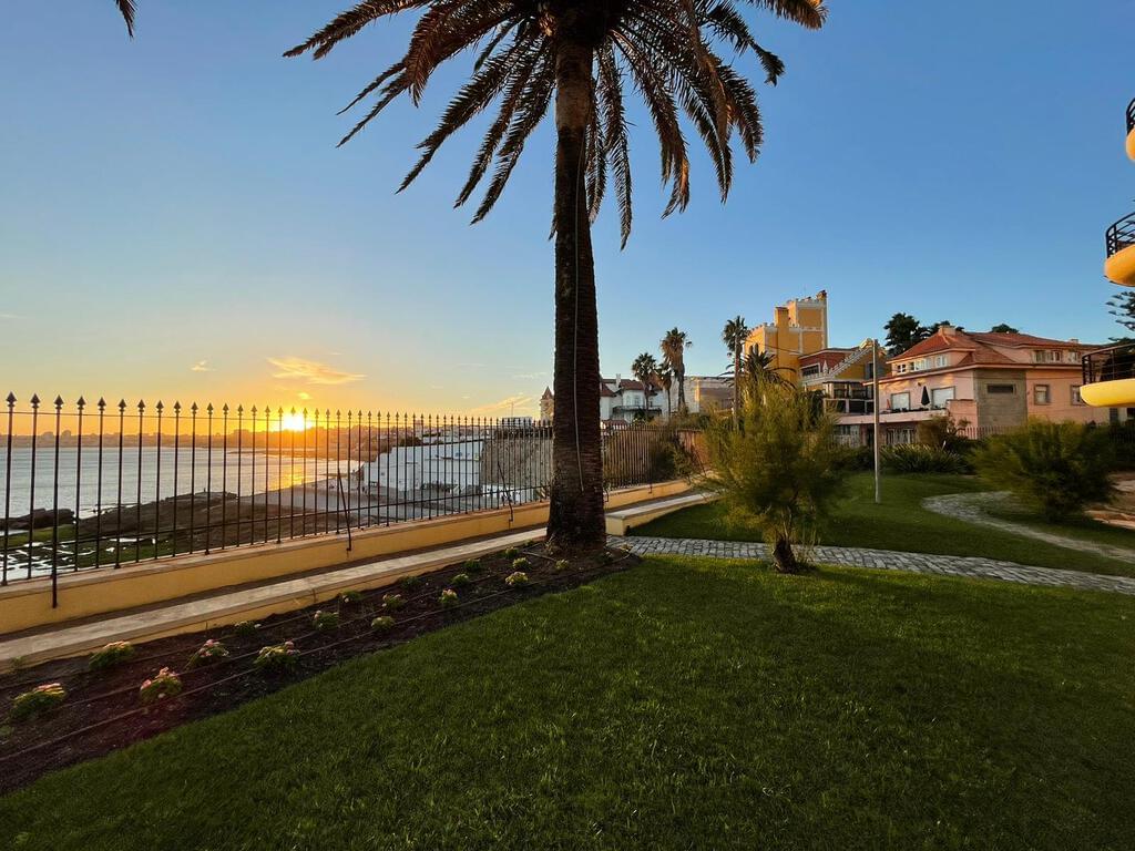 3 Bedroom Apartment with swimming pool, Estoril, Cascais 1096297628