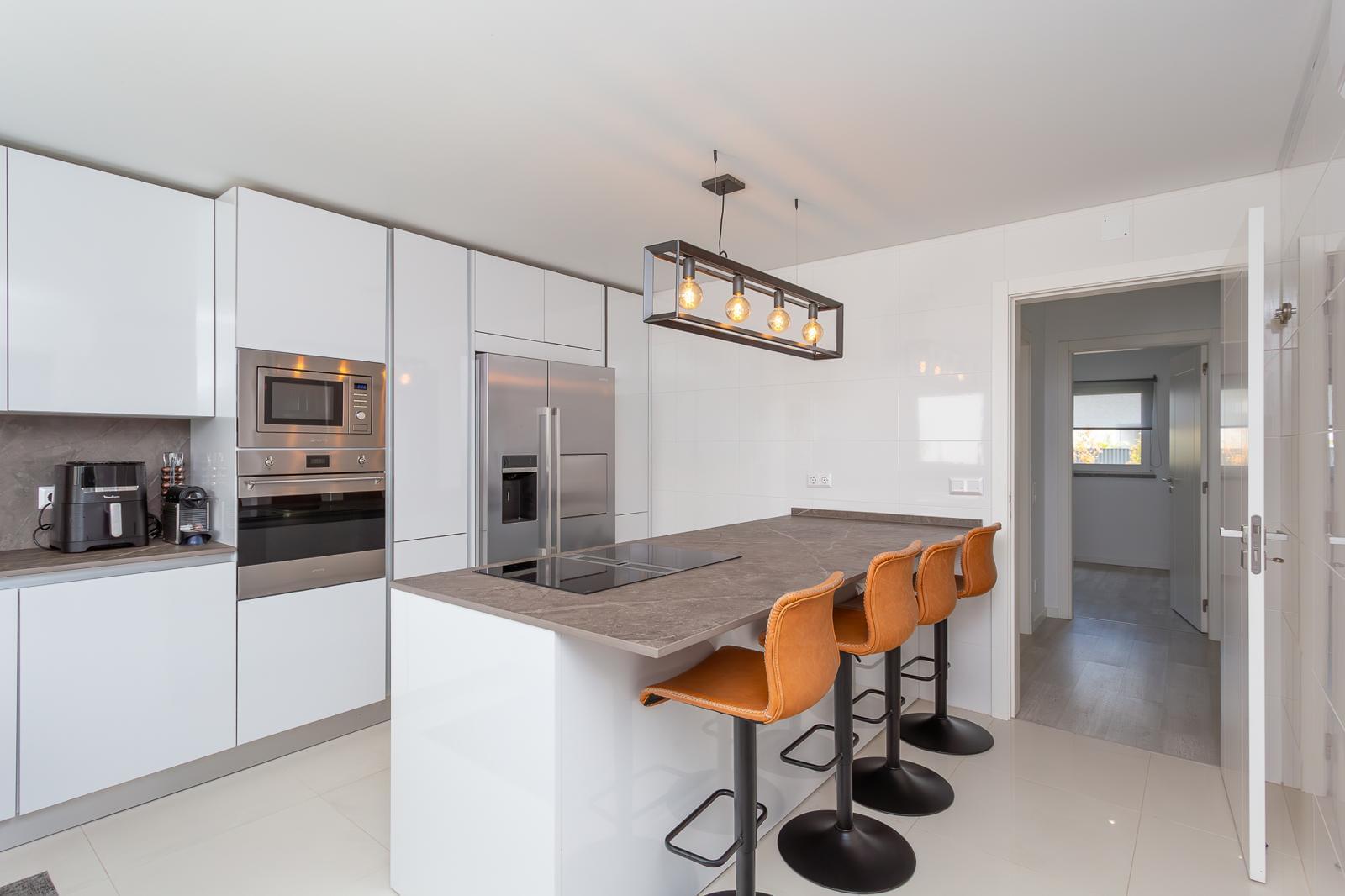 Moradia T4 + 2 com piscina, Parede, Cascais - Imagem 10