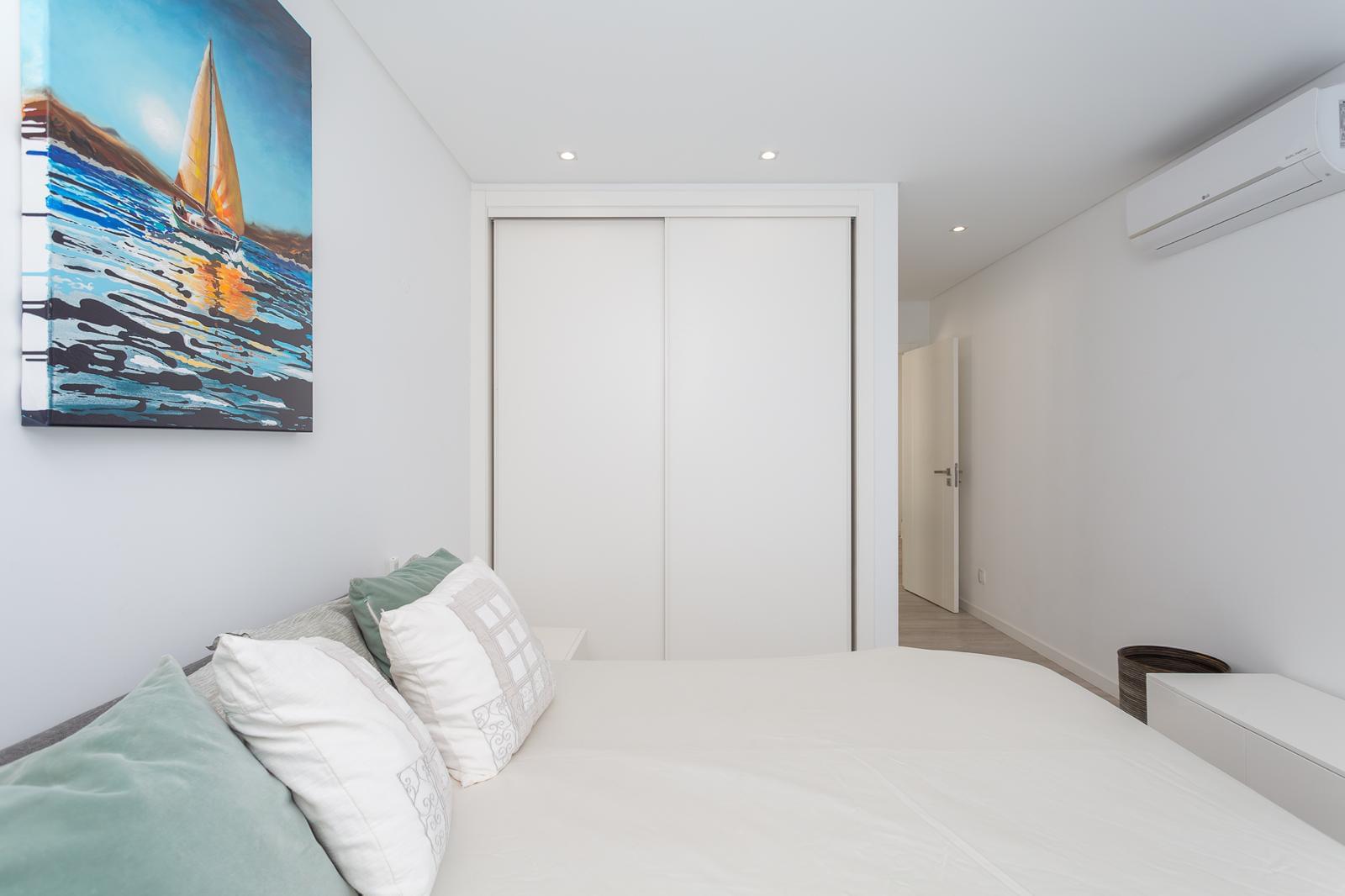 Moradia T4 + 2 com piscina, Parede, Cascais - Imagem 18